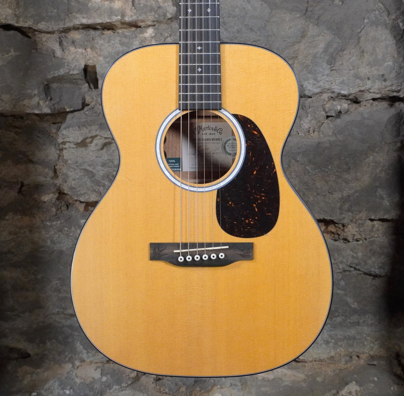 Martin Guitars Junior Series 11000JR-10E Shawn Mendes Acoustic Electric Satin w/Gig Bag