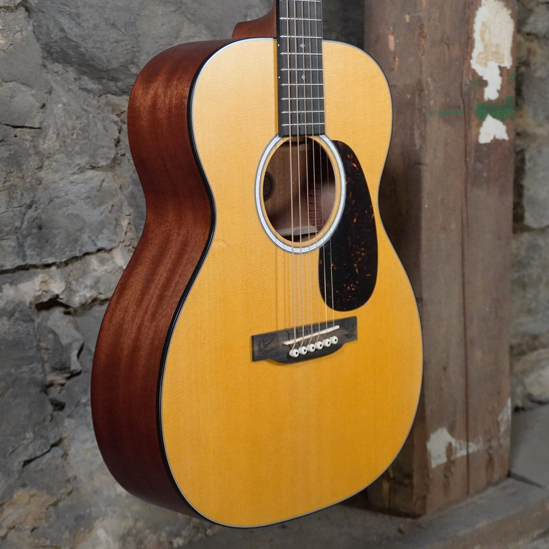 Martin Guitars Junior Series 11000JR-10E Shawn Mendes Acoustic Electric Satin w/Gig Bag