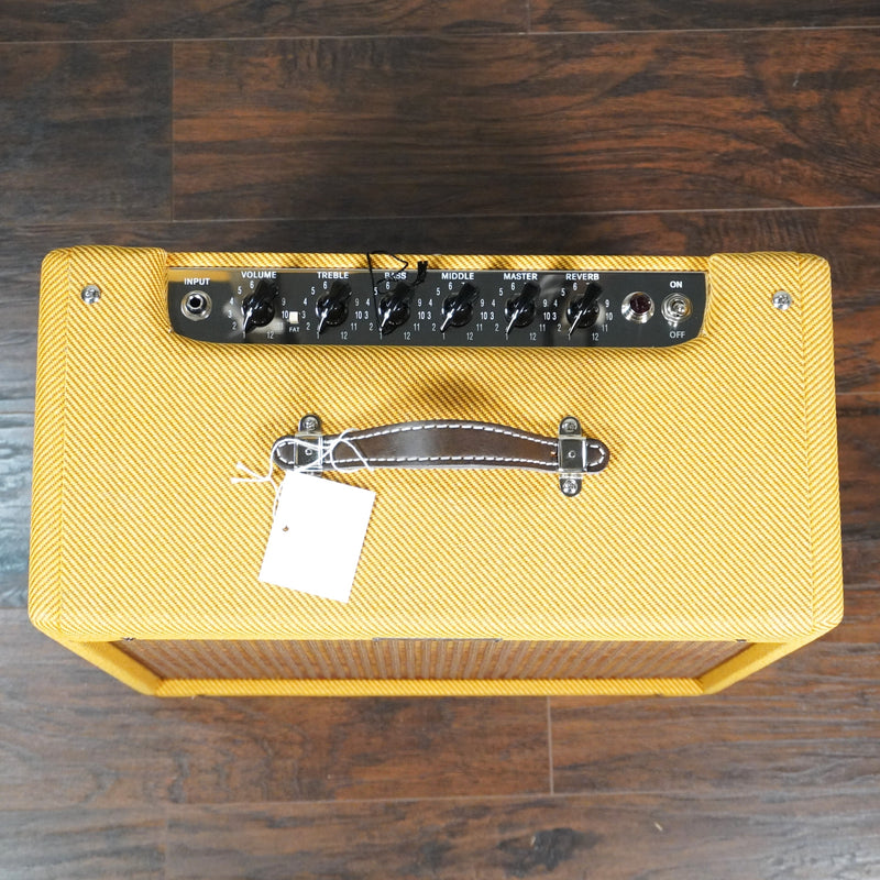 Fender Blues Jr. Lacquer Tweed Guitar Combo Amp