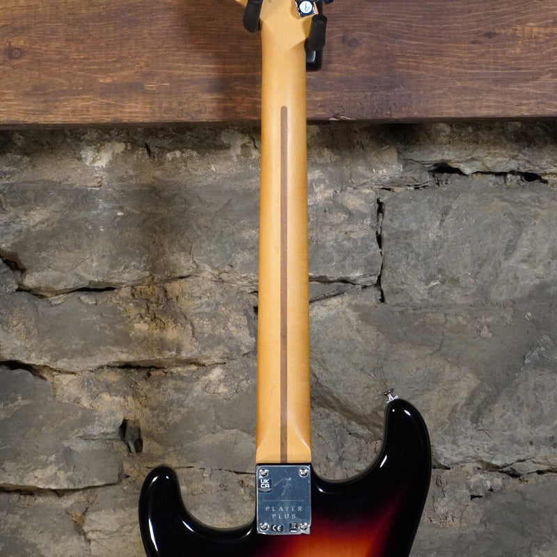 Fender Player Plus Stratocaster 3-Color Sunburst Maple Fretboard