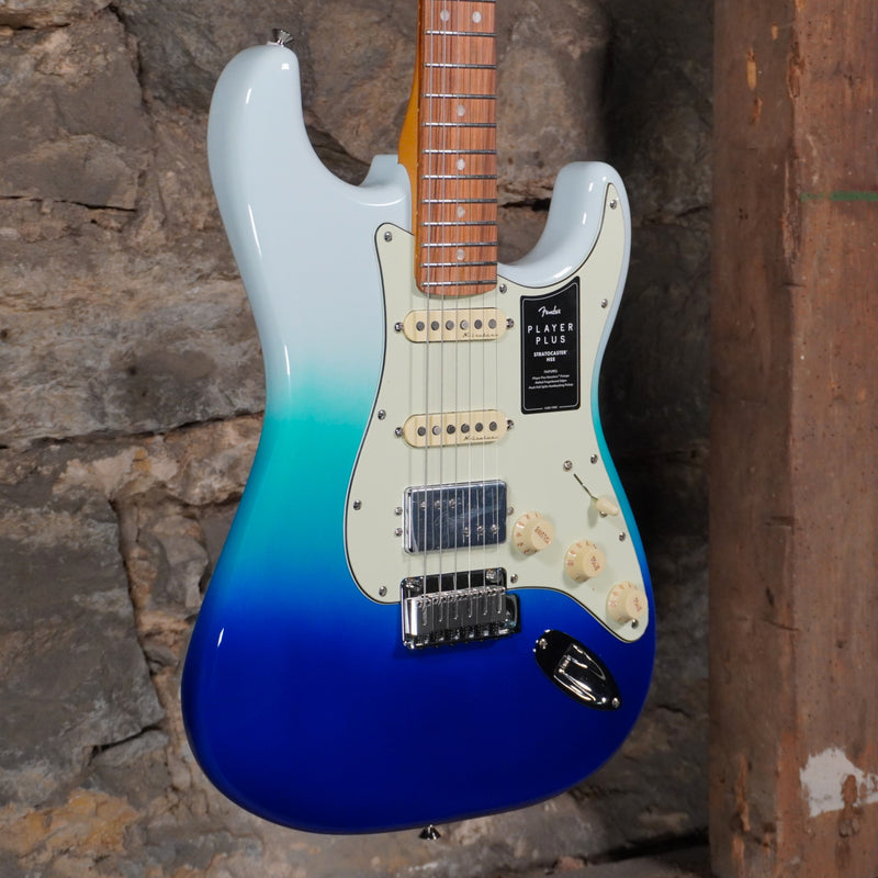 Fender Player Plus Stratocaster HSS Belair Blue Pau Ferro Fretboard