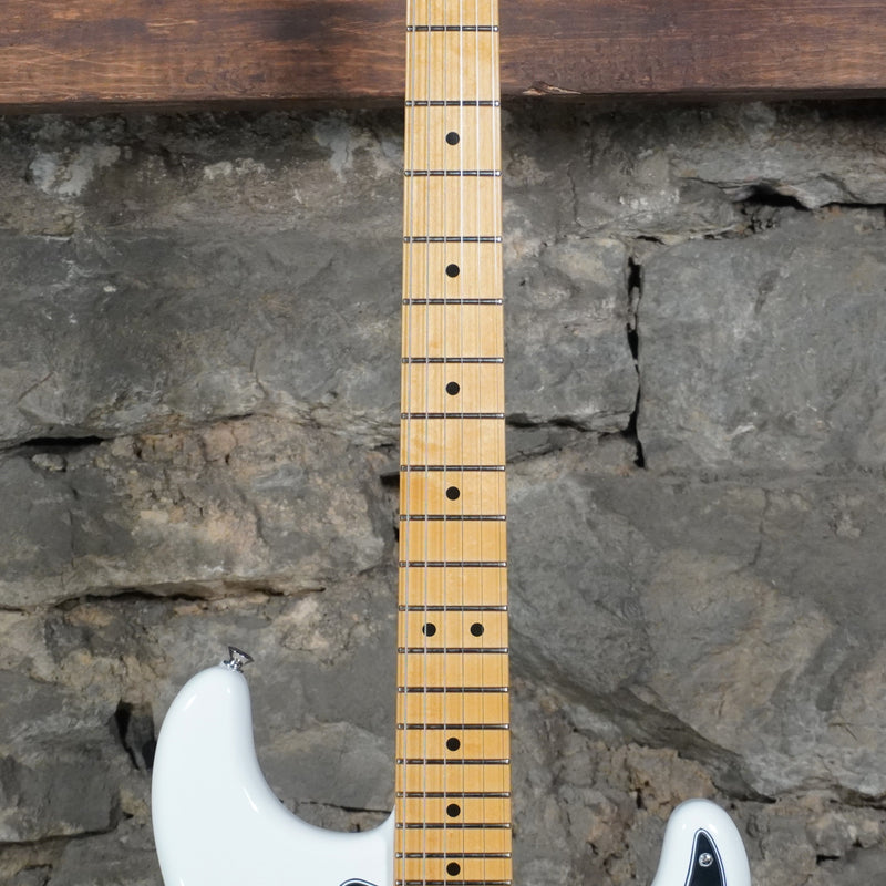 Fender Player II Stratocaster Polar White Maple Fretboard