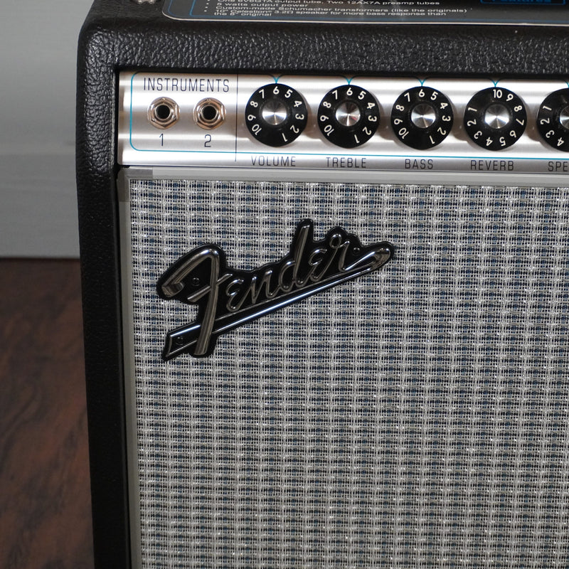 Fender ‘68 Custom Vibro Champ Reverb Guitar Amplifier