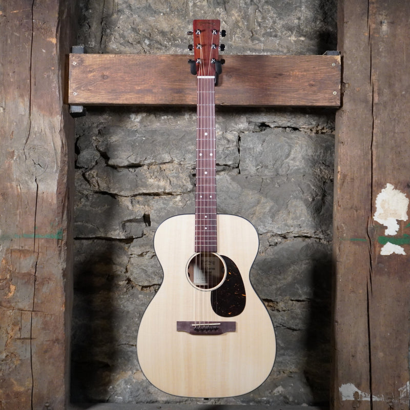 Martin Road Series Special 00-10E Natural w/Gig Bag